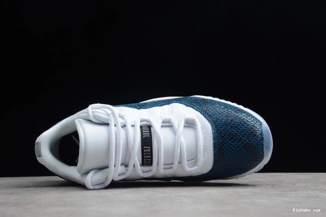Jordan 11 Snakeskin Low Navy Air CD6846-102 Blue 0801
